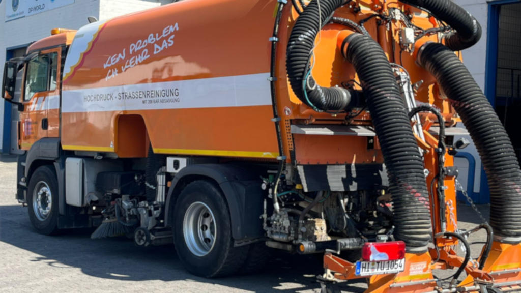 Straßen- & Flächenreinigung